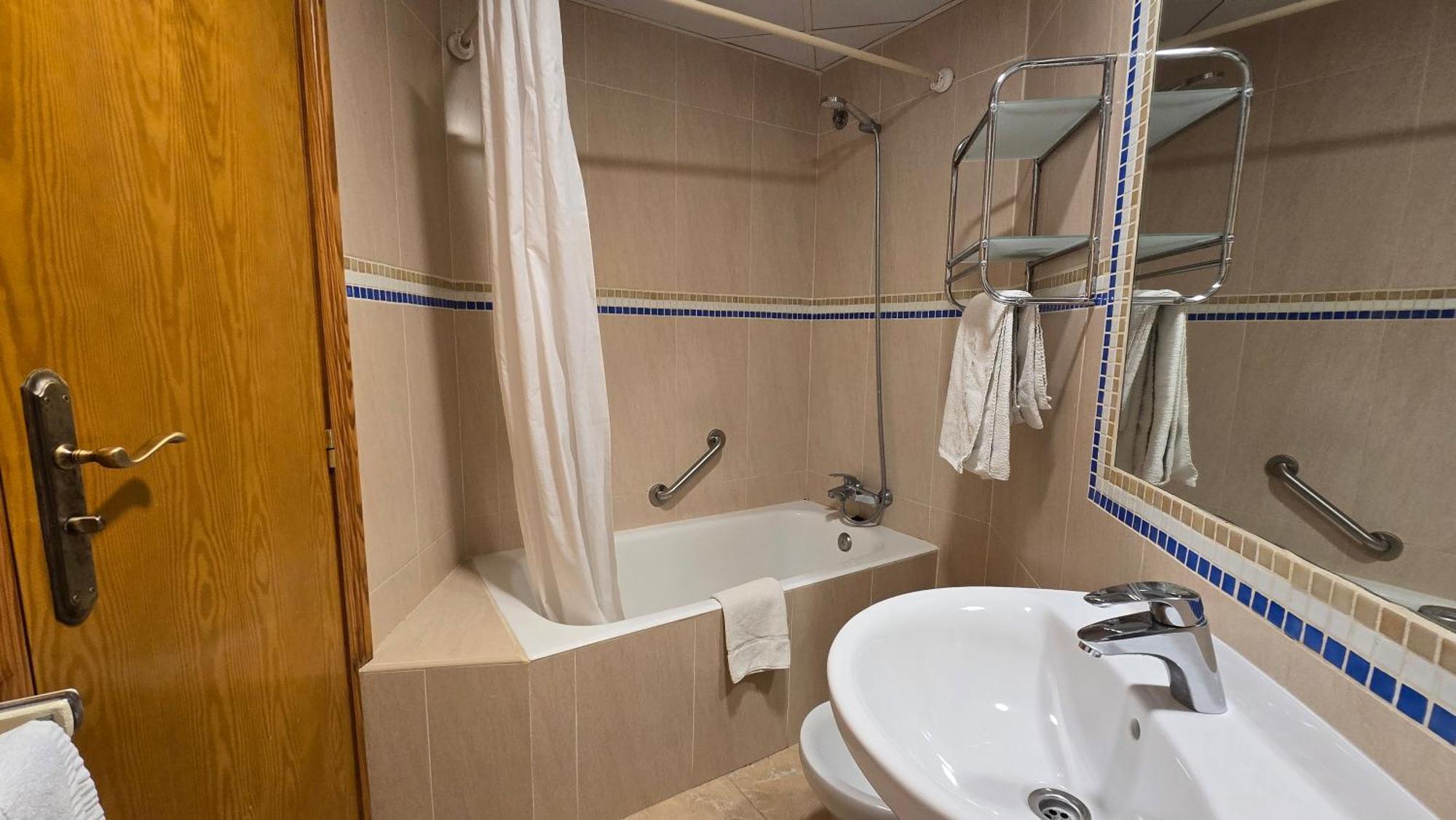 Marina Palmanova Apartamentos Екстериор снимка