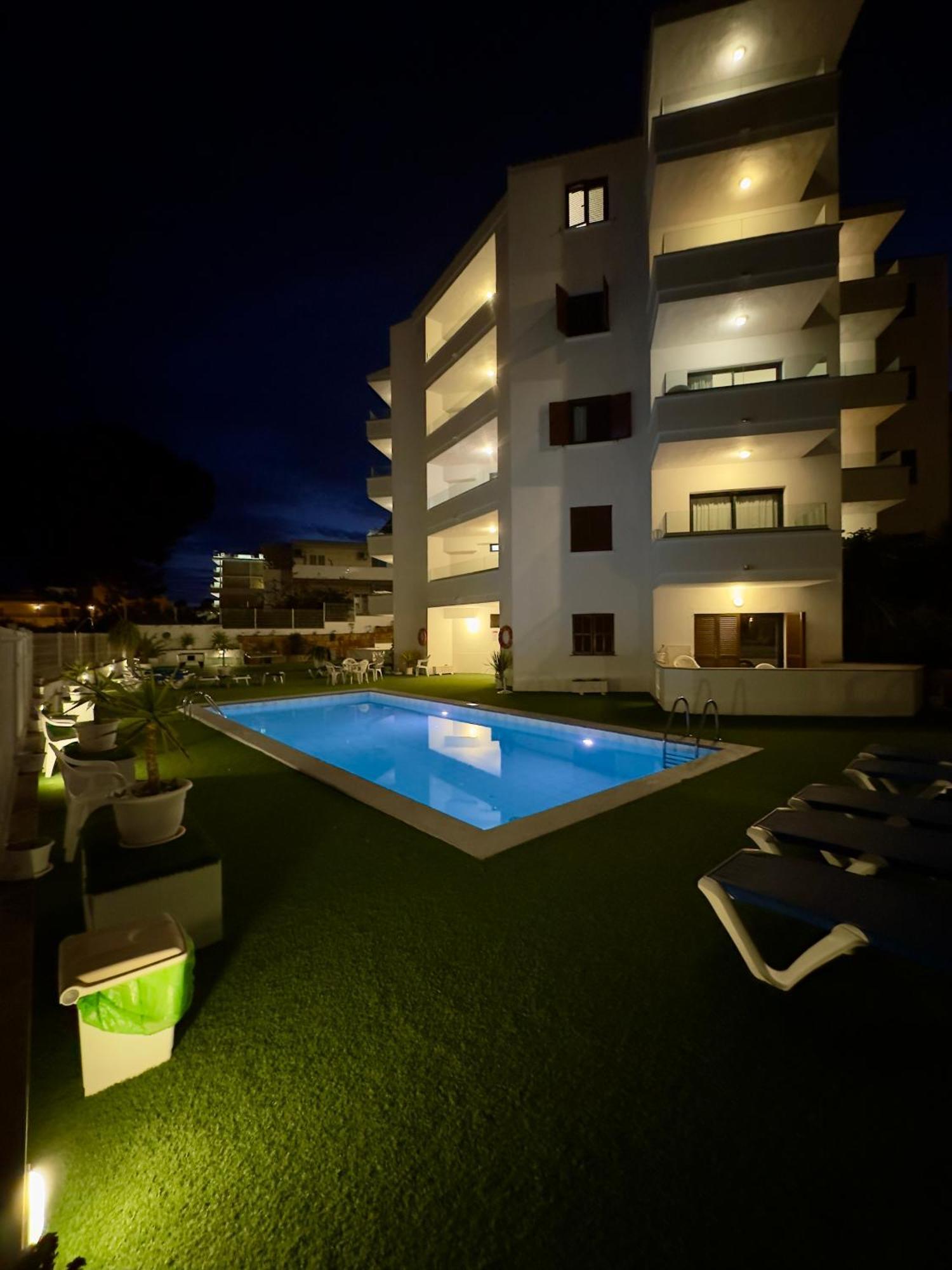 Marina Palmanova Apartamentos Екстериор снимка