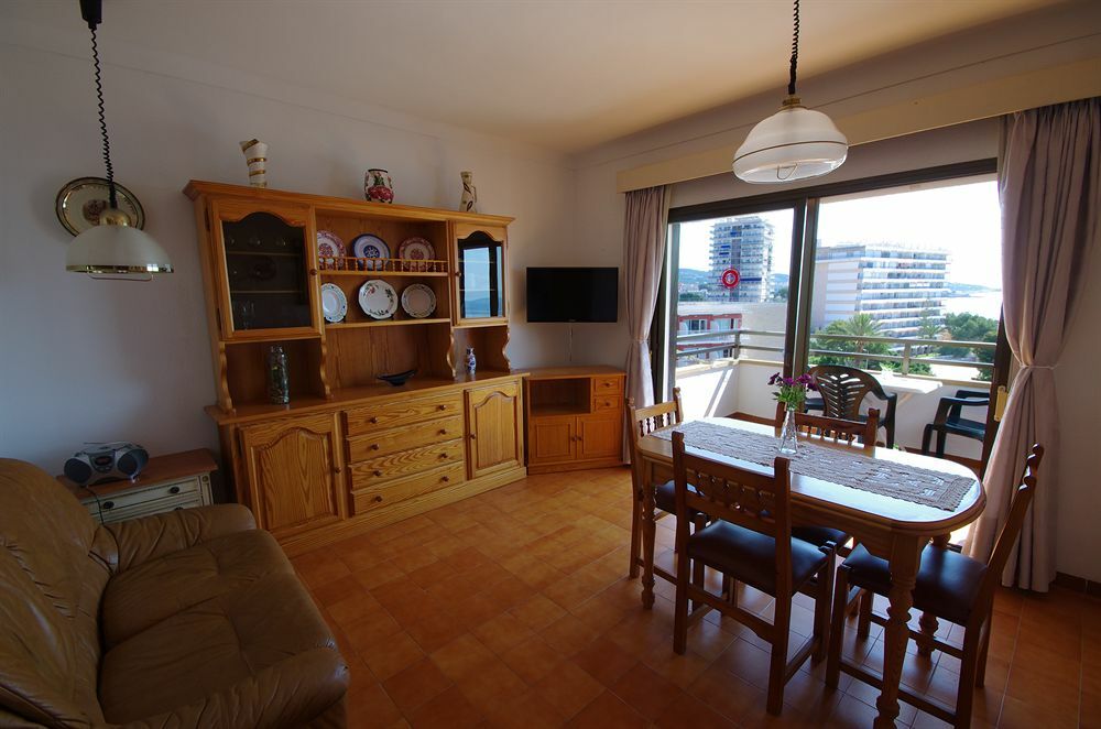 Marina Palmanova Apartamentos Екстериор снимка